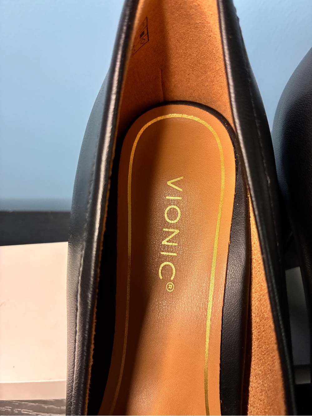Vionic Black Rounded-Toe Leather Pumps with Tan Insole - Picture 3 of 6